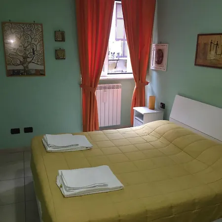 Quattro Palazzi Centro 3* Naples
