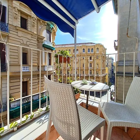 Quattro Palazzi Centro 4* Naples