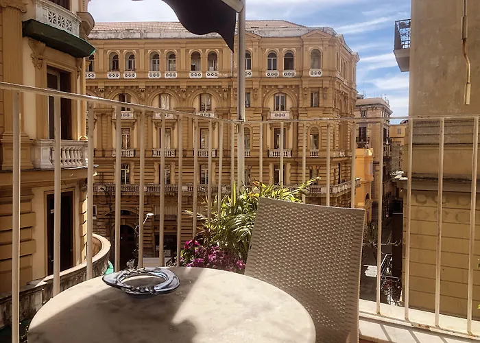 Bed & Breakfast Quattro Palazzi Centro Napoli